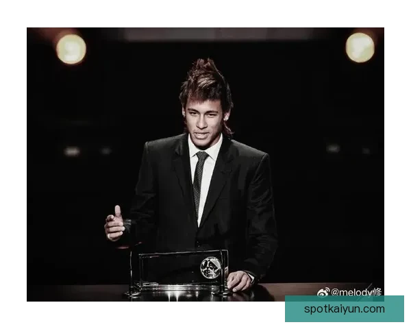 内马尔凭借精彩进球荣膺普斯卡什奖，职业生涯迎来新高峰表现耀眼