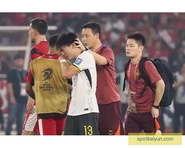 中国国家队在世预赛阶段表现稳健，竞争力增强备受关注。