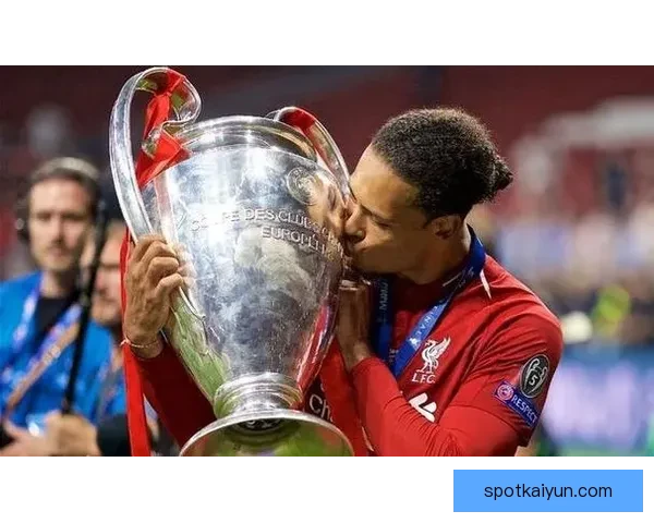 范戴克荣膺防守MVP奖项,展现出色防守表现和稳定状态 范戴克荣膺防守MVP奖项,展现出色防守表现和稳定状态